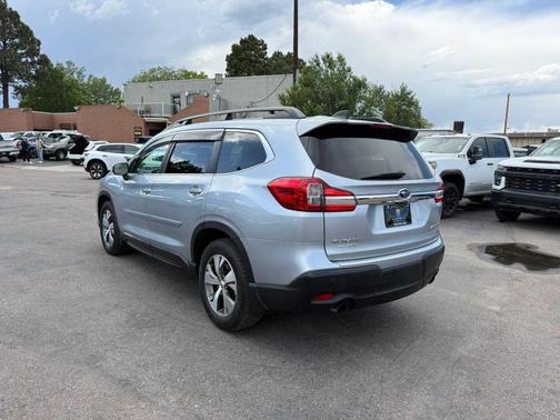 Ice Silver Metallic 2019 Subaru Ascent Premium 8-Passenger