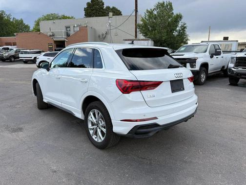 2025 Audi Q3 Premium 45 TFSI S line quattro Tiptronic