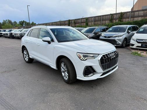 2025 Audi Q3 Premium 45 TFSI S line quattro Tiptronic