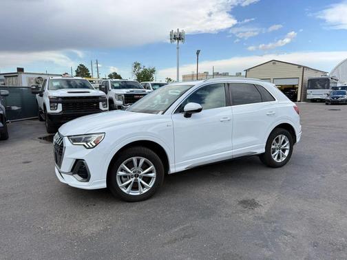 2025 Audi Q3 Premium 45 TFSI S line quattro Tiptronic