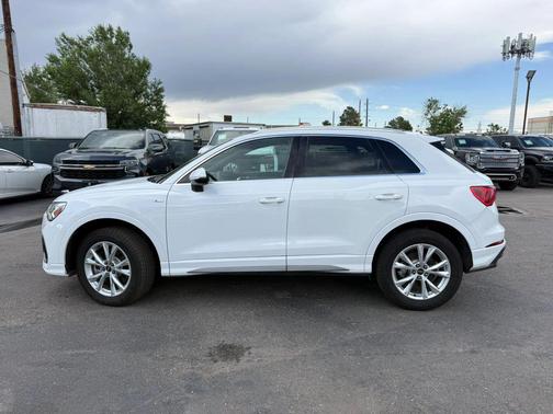 2025 Audi Q3 Premium 45 TFSI S line quattro Tiptronic