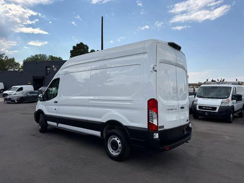 Oxford White 2023 Ford Transit-250 Base