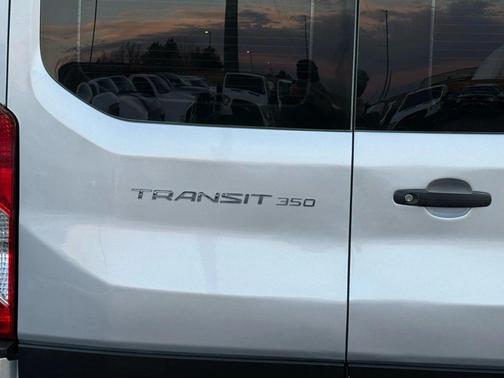 2022 Ford Transit-350 XL