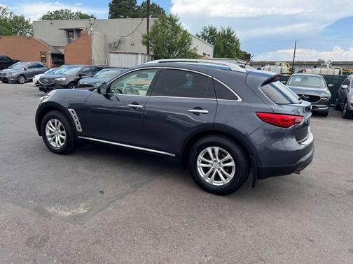 2010 INFINITI FX35 Base