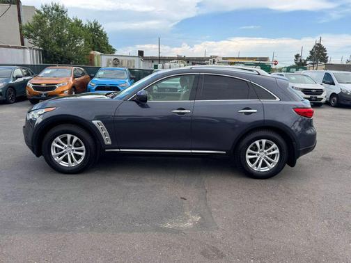 2010 INFINITI FX35 Base