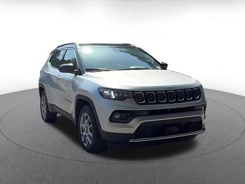 Silver Zynith Metallic Clearcoat 2025 Jeep Compass Limited