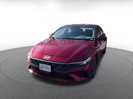 2025 Hyundai ELANTRA SEL