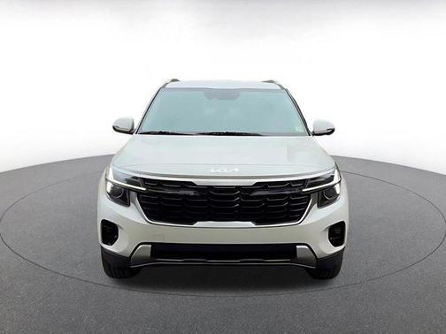 Snow White Pearl 2025 Kia Seltos S