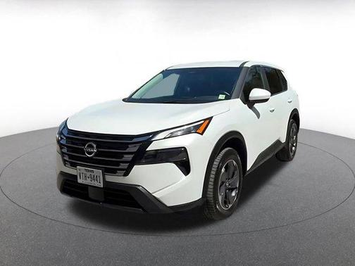 Everest White Pearl 2025 Nissan Rogue SV