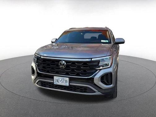 2025 Volkswagen Atlas Cross Sport 2.0T SE w/Technology 4MOTION