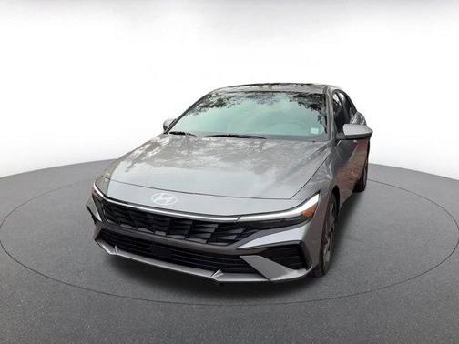 2025 Hyundai ELANTRA SEL