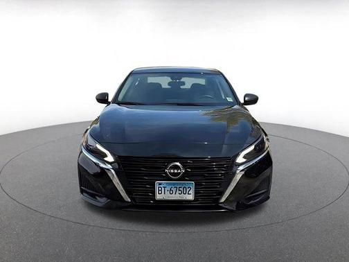 Super Black 2025 Nissan Altima SV FWD
