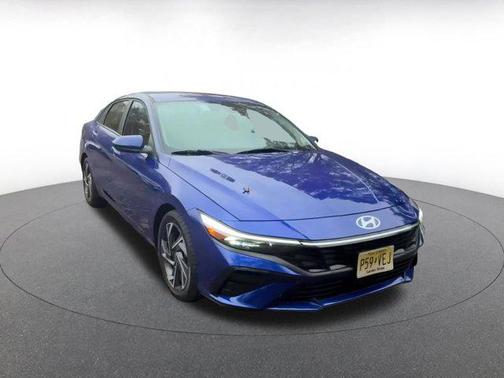 2025 Hyundai ELANTRA SEL