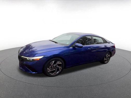 2025 Hyundai ELANTRA SEL