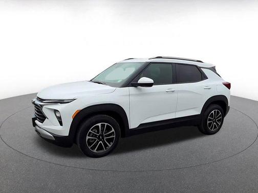 Summit White 2025 Chevrolet Trailblazer LT