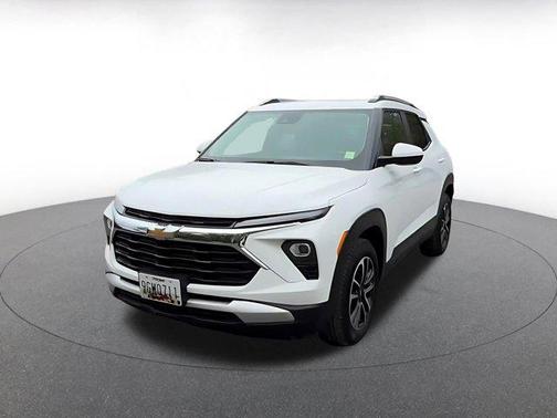 Summit White 2025 Chevrolet Trailblazer LT