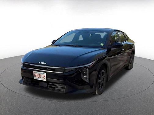 Aurora Black Pearl 2025 Kia K4 LXS