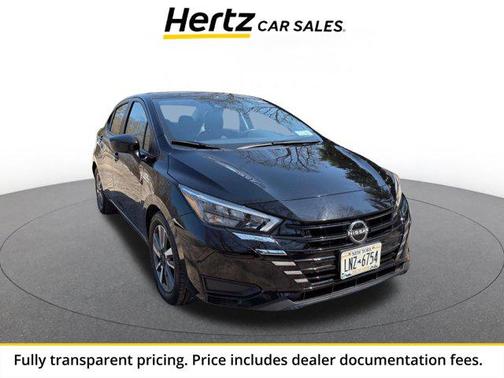 Super Black 2025 Nissan Versa 1.6 SV