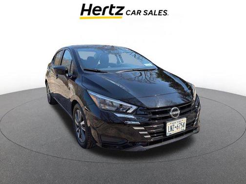 Super Black 2025 Nissan Versa 1.6 SV