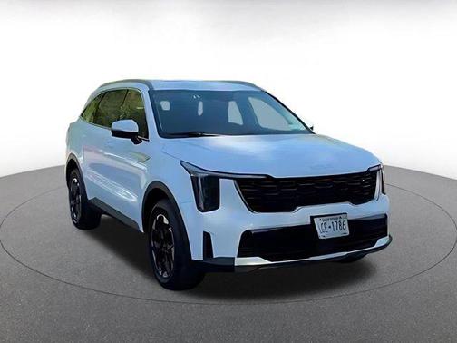 Glacial White Pearl 2024 Kia Sorento S