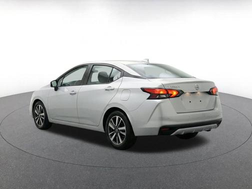 Brilliant Silver Metallic 2025 Nissan Versa 1.6 SV