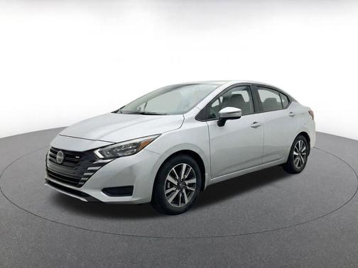 Brilliant Silver Metallic 2025 Nissan Versa 1.6 SV