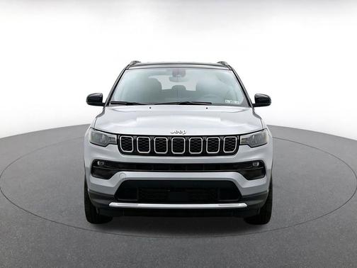 Silver Zynith Metallic Clearcoat 2025 Jeep Compass Limited