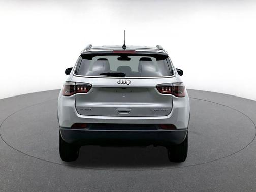 Silver Zynith Metallic Clearcoat 2025 Jeep Compass Limited