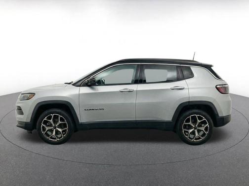 Silver Zynith Metallic Clearcoat 2025 Jeep Compass Limited