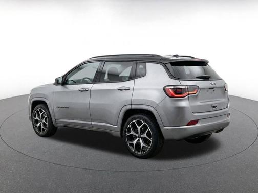 Silver Zynith Metallic Clearcoat 2025 Jeep Compass Limited