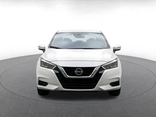 Aspen White Tricoat 2025 Nissan Versa 1.6 SV