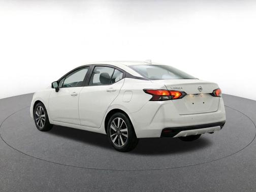 Aspen White Tricoat 2025 Nissan Versa 1.6 SV