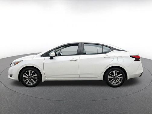 Aspen White Tricoat 2025 Nissan Versa 1.6 SV