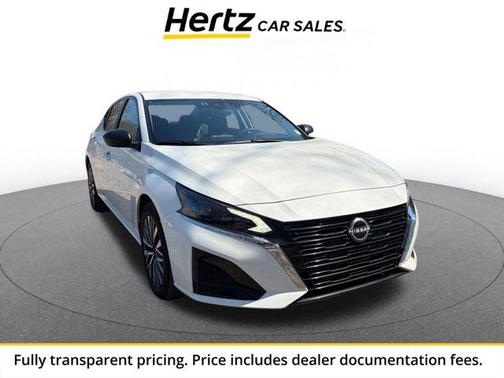Glacier White 2025 Nissan Altima SV FWD