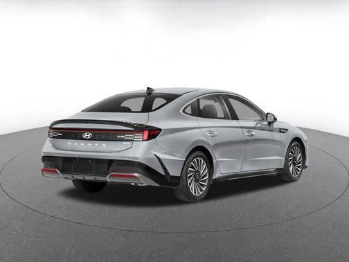 Aero Silver 2025 Hyundai SONATA Hybrid SE
