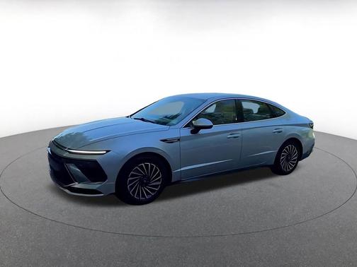 Aero Silver 2025 Hyundai SONATA Hybrid SE