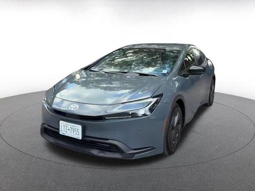 2025 Toyota Prius LE