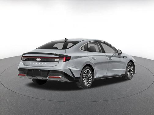 Aero Silver 2025 Hyundai SONATA Hybrid SE