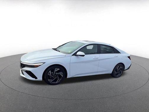 2025 Hyundai ELANTRA SEL