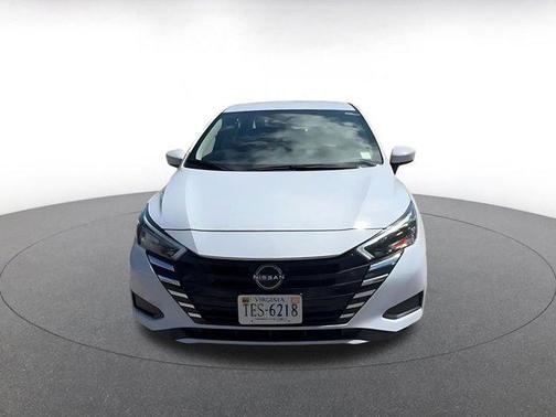 Gray Sky Pearl 2025 Nissan Versa 1.6 SV