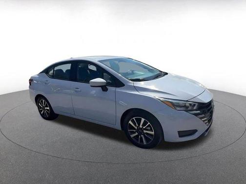 Gray Sky Pearl 2025 Nissan Versa 1.6 SV