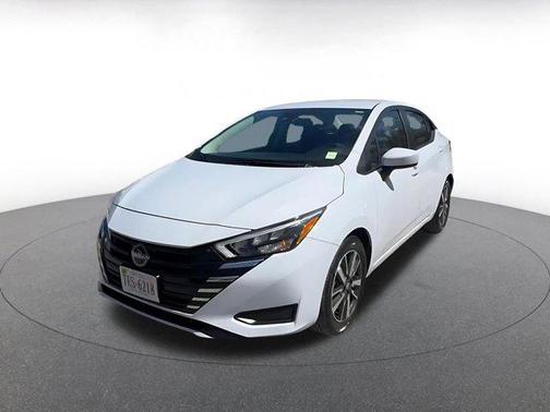 Gray Sky Pearl 2025 Nissan Versa 1.6 SV