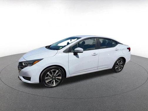 Gray Sky Pearl 2025 Nissan Versa 1.6 SV