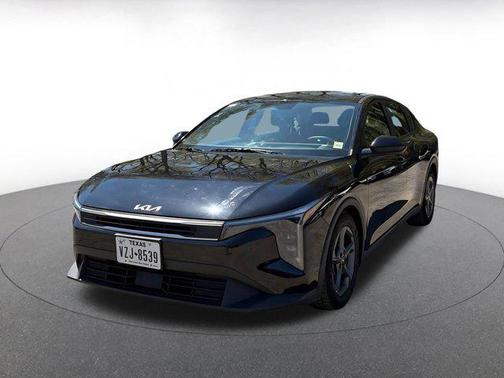 Aurora Black Pearl 2025 Kia K4 LXS