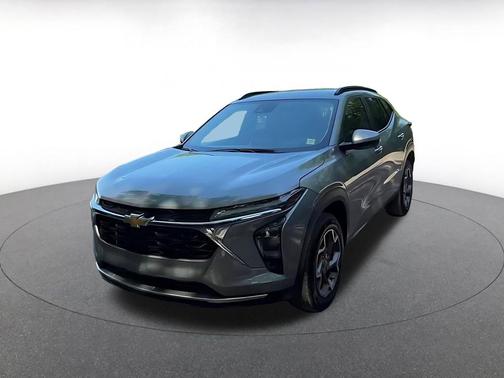 Sterling Gray Metallic 2025 Chevrolet Trax LT
