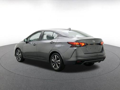 Gun Metallic 2025 Nissan Versa 1.6 SV
