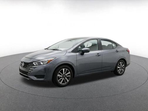Gun Metallic 2025 Nissan Versa 1.6 SV