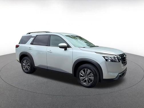 Brilliant Silver Metallic 2025 Nissan Pathfinder SV FWD