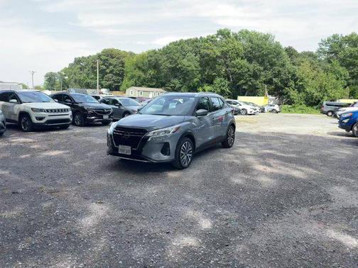 Boulder Gray Pearl 2022 Nissan Kicks SV