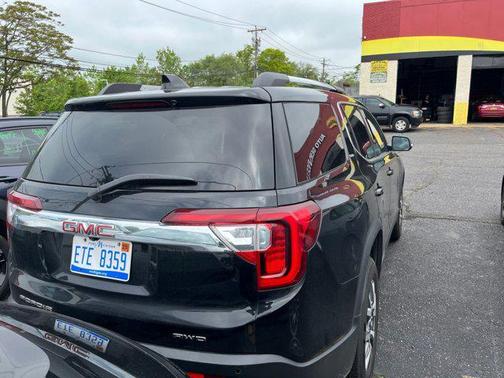 2023 GMC Acadia AWD SLT